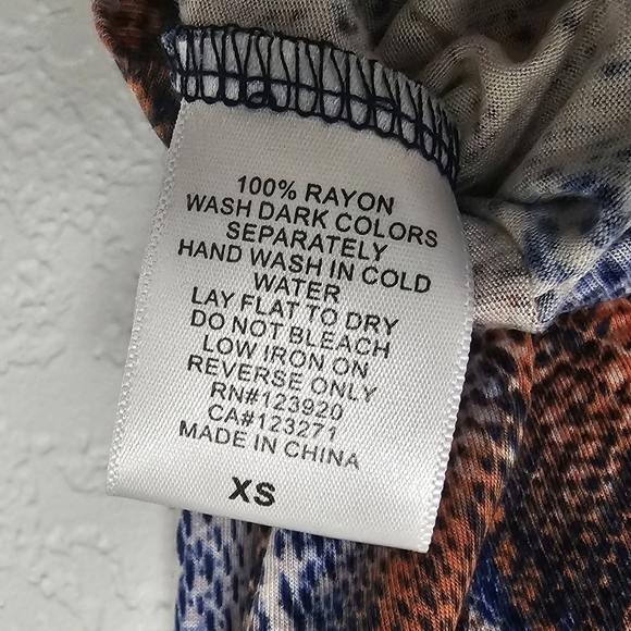 NWT LAmade Short Sleeve Tee Shirt Snake Print Side & Shoulder Ruched Detail XS - Picture 7 of 8